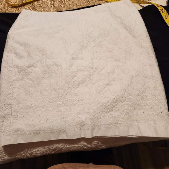 5 TALBOT SIZE 10 EMBROIDERY AND EYELET ON THE HEM OF THE SKIRT - Picture 1 of 5